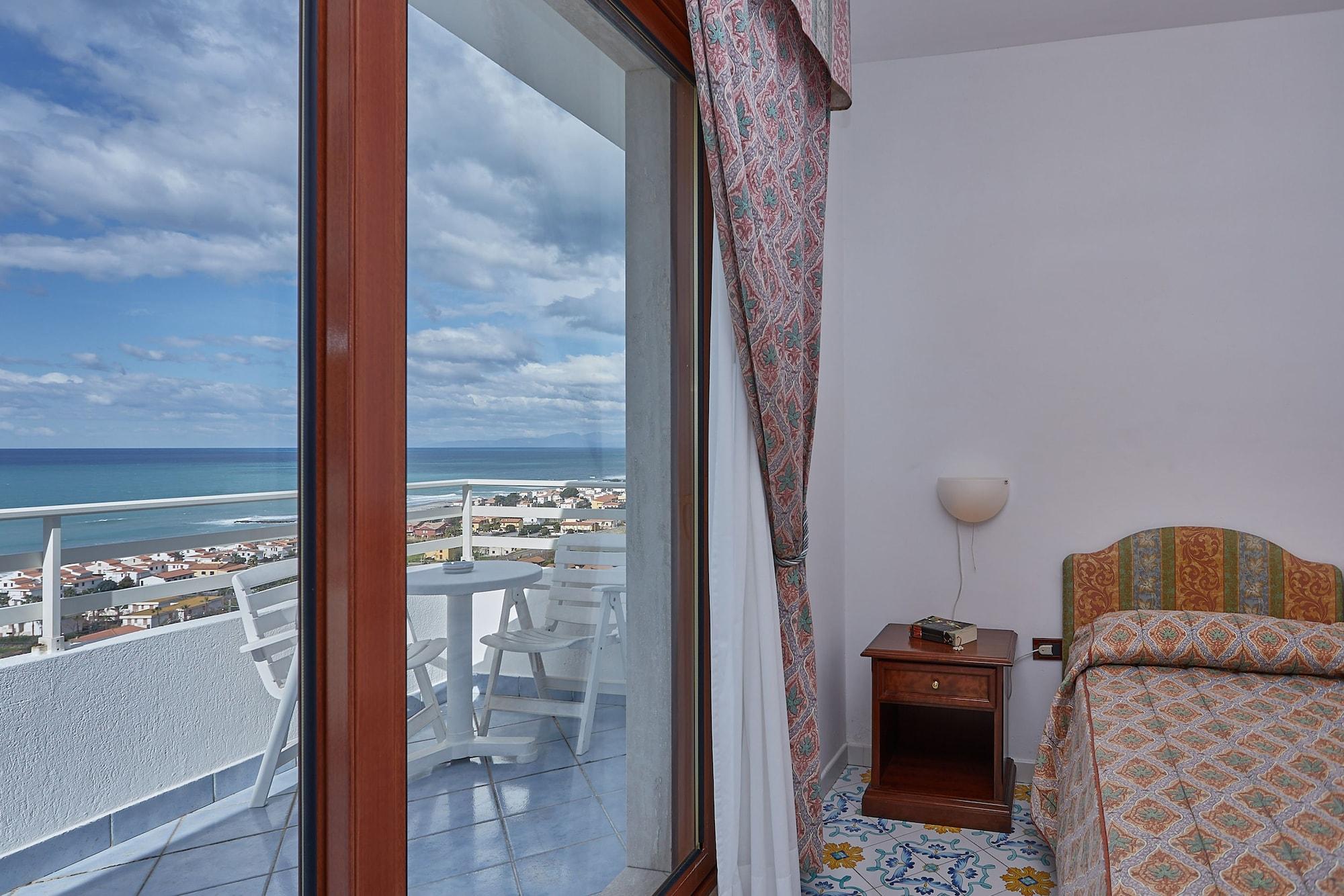 בלבדרה מריטימו Club Residence La Castellana מראה חיצוני תמונה