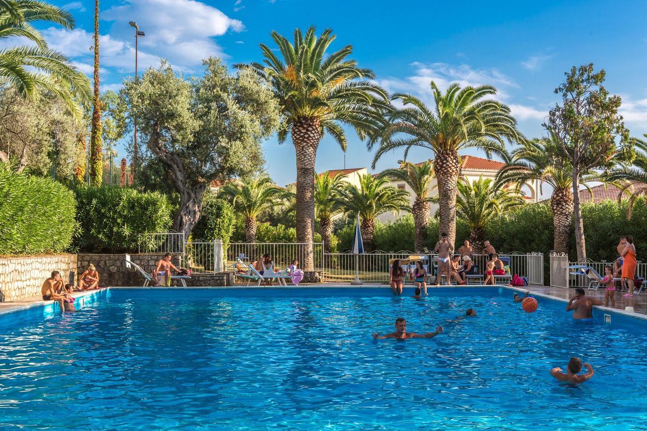 בלבדרה מריטימו Club Residence La Castellana מראה חיצוני תמונה